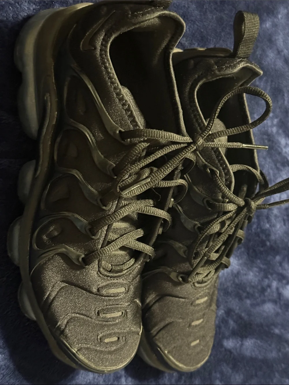 Women’s Size 8 Nike Air Max Black Cushioned Bubble-Sole Sneakers Sculpted Upper